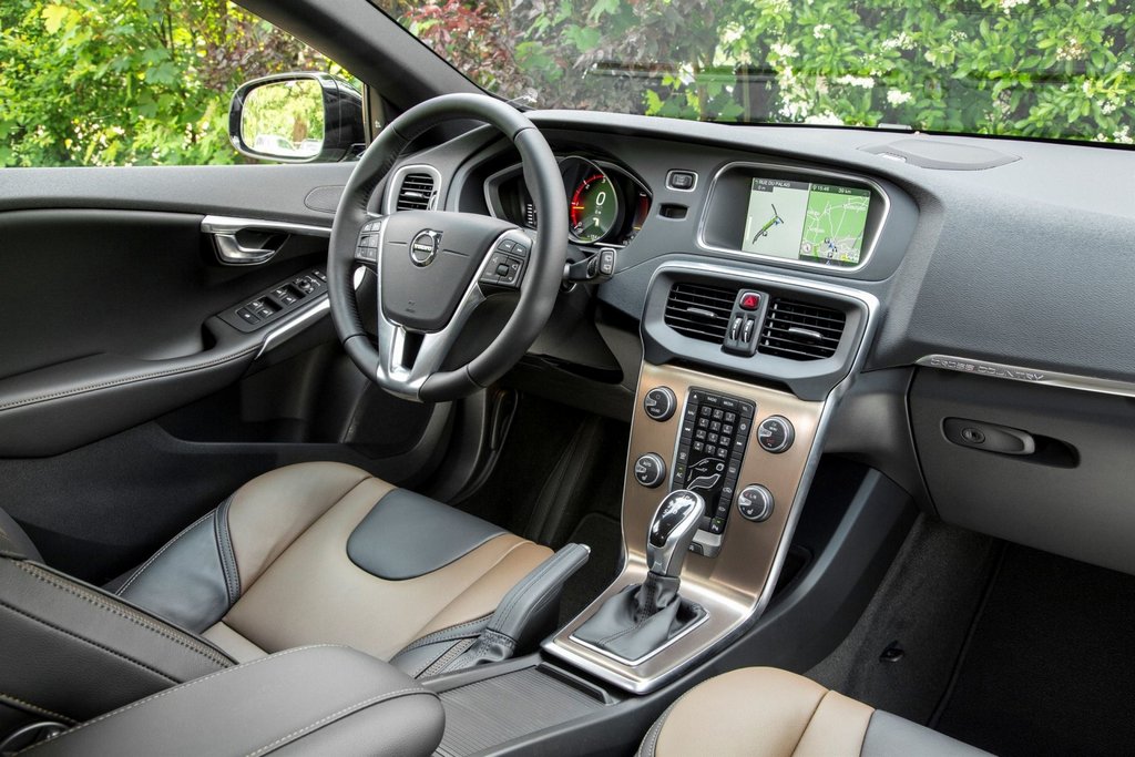 Volvo V40 Cross Country -viistoperän maastoversio