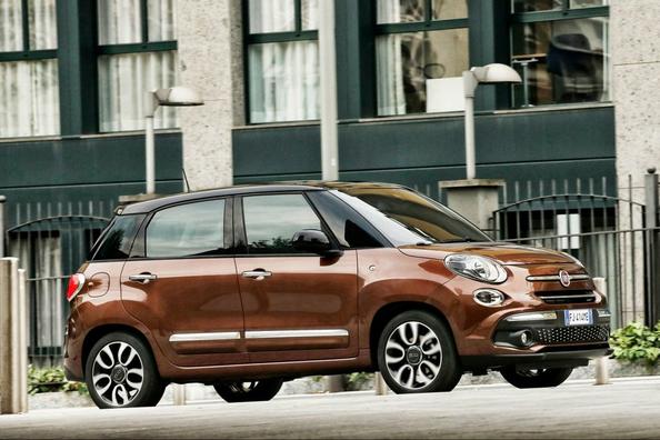 Kompaktin tila-auton Fiat 500L koeajo