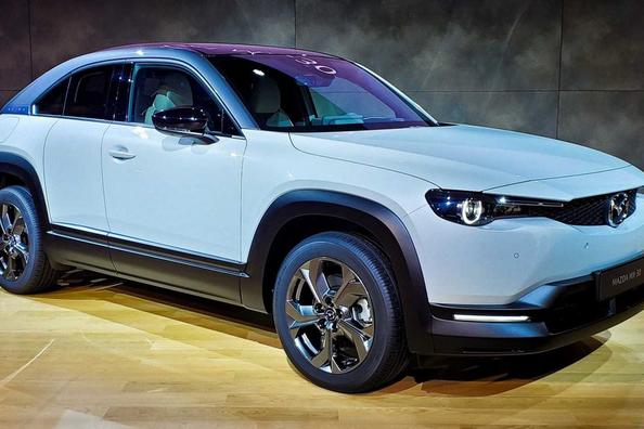 Mazda MX-30 -crossover: japanilaismerkin ensimmäinen sarjatuotanto-sähköauto
