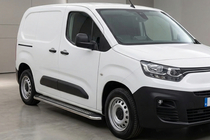 Peugeot Partner/Rifter 2019– Maydos V2 sivuportaat (2 kpl, alumiini ↗ ruostumaton teräs) Lyhyt akseliväli kuva 1