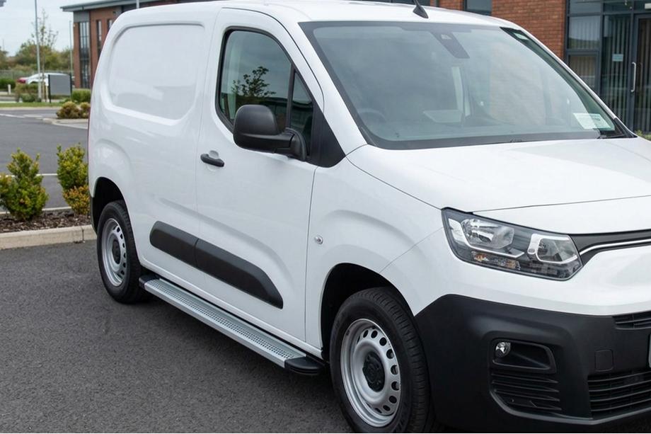 Opel Combo 2019– Maya V2 sivuportaat (2 kpl, alumiini) Image