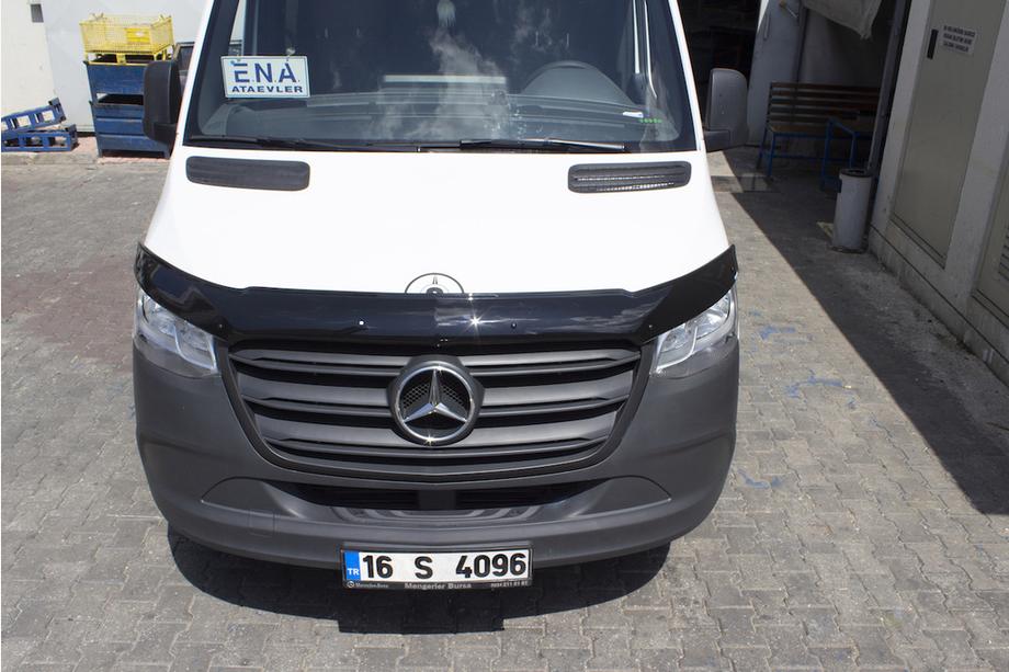 Mercedes Sprinter W907/W910 2018– Konepellin tuuliohjain (EuroCap) Kuva 13