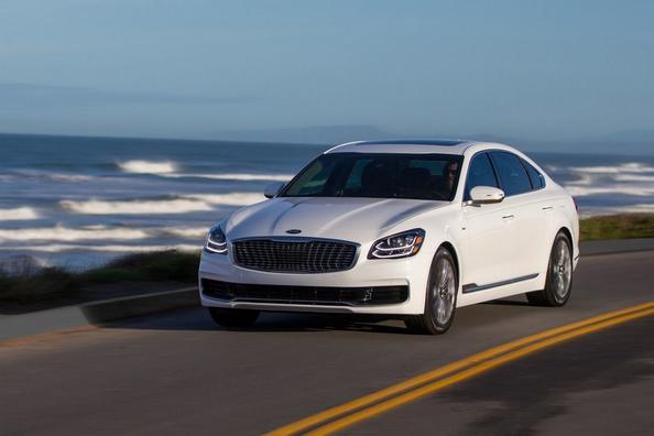 KIA K900 -edustussedanin toinen sukupolvi