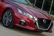 Keskikokoinen Nissan Altima -sedan kuudennessa sukupolvessa kuva 4