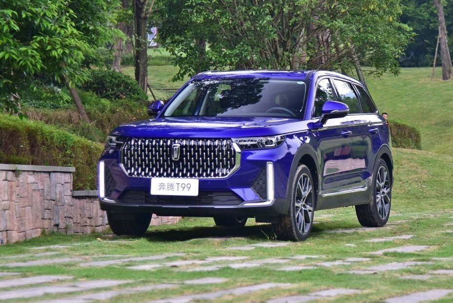 Keskikokoinen premium-crossover FAW Bestune T99