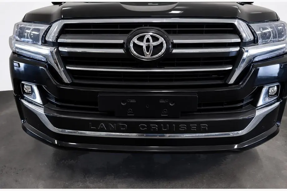 Toyota Land Cruiser 200 2007–2021 Etuspoilerin lippa Executive 2019 Image