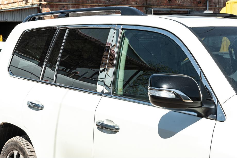 Toyota Land Cruiser 200 2007–2021 Täydellinen ikkunankehyslistasarja ja pilarilistat (ruostumaton teräs) Image