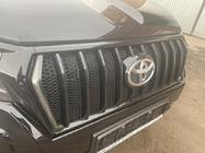 Toyota Land Cruiser Prado 150 2009–2023 Maski 2017↗ LED (Zeus Black, Black kulmakarvoilla) kuva 7