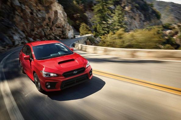 Päivitetty urheilullinen Subaru WRX -sedan