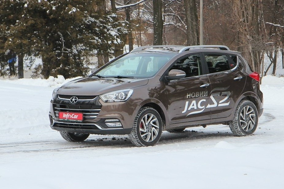 Katsaus subkompaktiin crossoveriin JAC S2