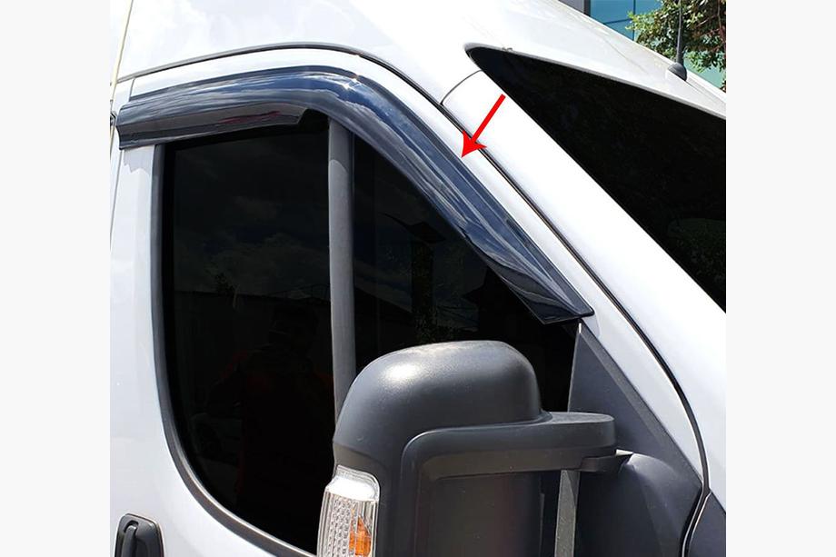 Peugeot Boxer 2006–2025 Ikkunatuuliohjaimet (2 kpl, Sunplex) Image