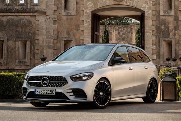 Kolmannen sukupolven kompakti tila-auto: Mercedes-Benz B-Class