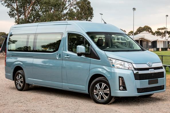 Toyota Hiace -mikrobussin uuden sukupolven koeajo