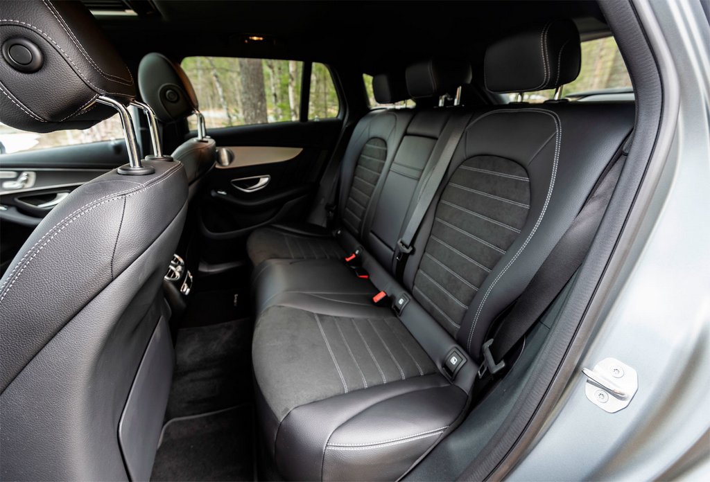 Sähköinen nelivetoinen Mercedes-Benz EQC -crossover