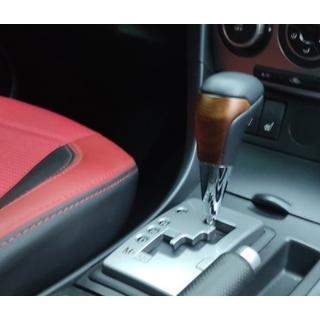Vaihdenuppi (musta nahka + vaalea puu) Toyota Land Cruiser 200 2007–2021 kuva 3