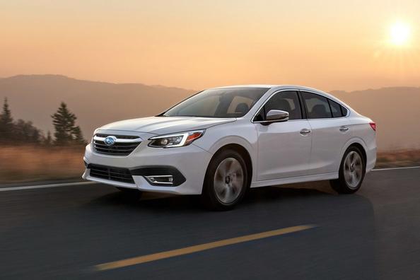 Katsaus Subaru Legacy -sedanin seitsemänteen sukupolveen