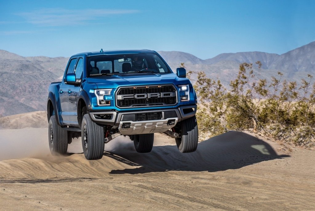 Koeajo: täysikokoinen Ford F-150 Raptor -pickup