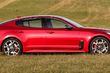 Kokoluokan liftback KIA Stinger - koeajo kuva 2