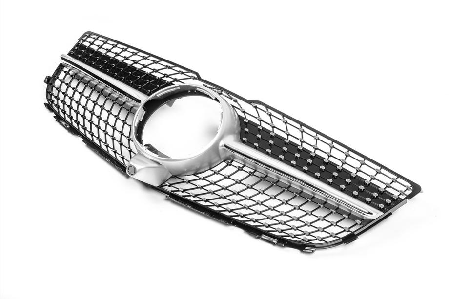 Mercedes GLK-sarja X204 2008–2015 Etusäleikkö Diamond Silver (2013-2015) Kamera-aukolle Kuva 4