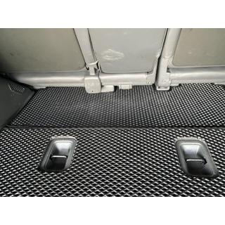 Tavaratilan matto 2 kpl (EVA, 7-paikkainen, musta) Toyota Land Cruiser 200 2007–2021 kuva 4