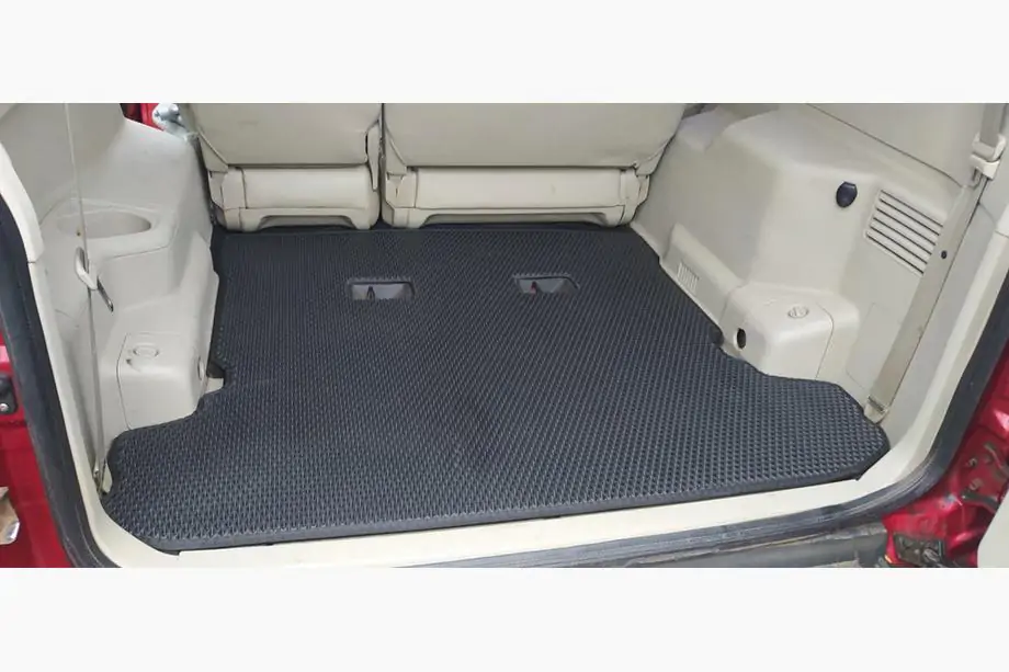 Mitsubishi Pajero Wagon III 1999–2006 Tavaratilan matto (EVA, musta) Image