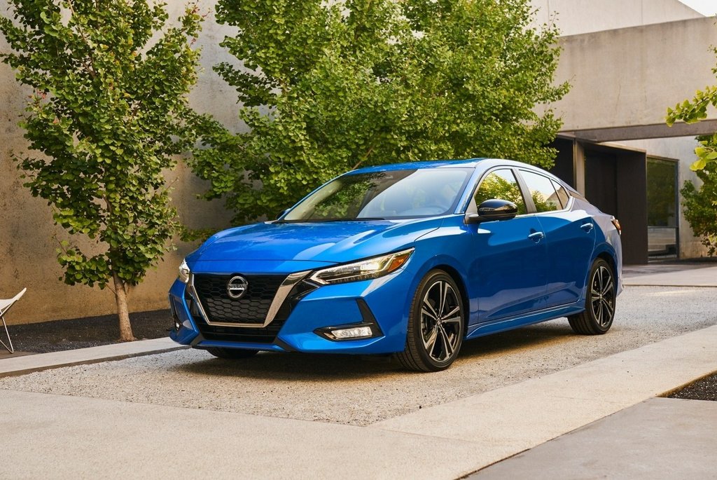 Nissan Sentra -sedanin koeajo, mallivuosi 2020