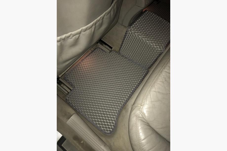 Mercedes E-class W211 2002–2009 EVA-lattiamatot (harmaat) Kuva 2