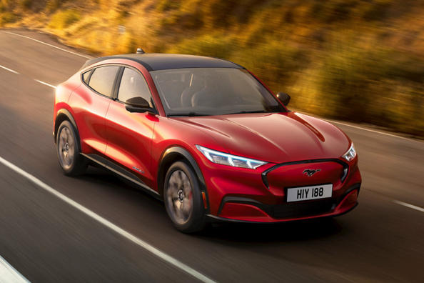Koeajo: sähköinen crossover Ford Mustang Mach-E