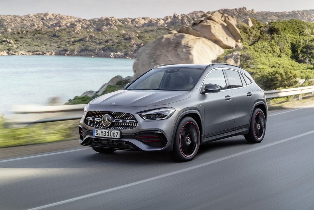 Koeajo: premium-luokan kompakti crossover Mercedes-Benz GLA-Class