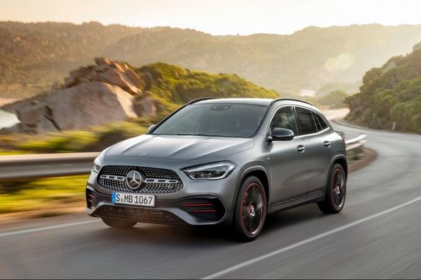 Koeajo: premium-luokan kompakti crossover Mercedes-Benz GLA-Class