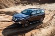 Koeajo: runkorakenteinen Toyota Fortuner -maasturi kuva 11