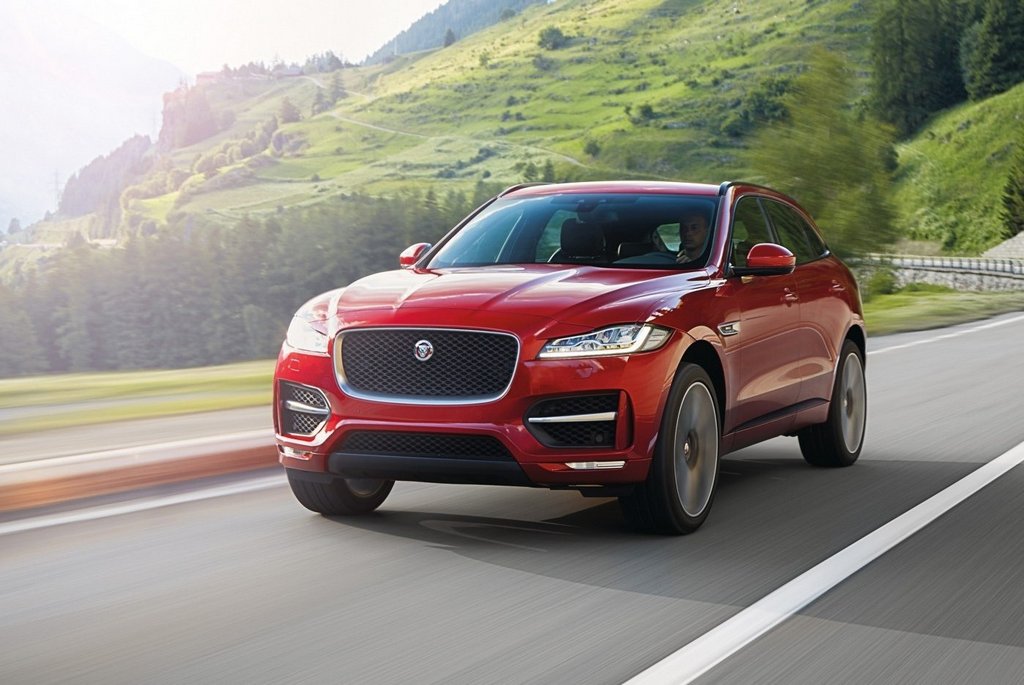 Jaguar F-Pace: keskikokoinen premium-crossover