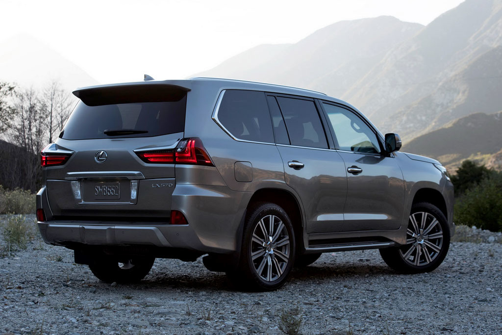 Premium-nelivetoinen katumaasturi Lexus LX