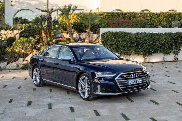 Urheilullinen luksussedan Audi S8