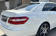 Mercedes E-sarja W212 2009–2016 Takalasispoileri AMG E63 (ABS, maalattavaksi) kuva 3