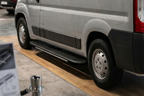 Fiat Ducato 2006–2025 Bosphorus Grey -sivuastinlaudat (2 kpl, alumiini) kuva 1