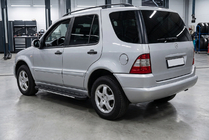 Mercedes ML W163 1997–2005 Bosphorus Grey -sivuastinlaudat (2 kpl, alumiini) kuva 1