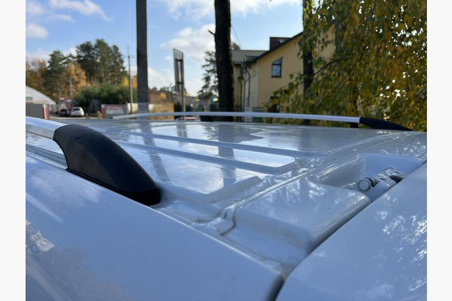 Mercedes Vito/V-class W447 2014– Kromatut kattokaiteet DDU (muovijalat) Pitkä akseliväli (LONG) Kuva 3