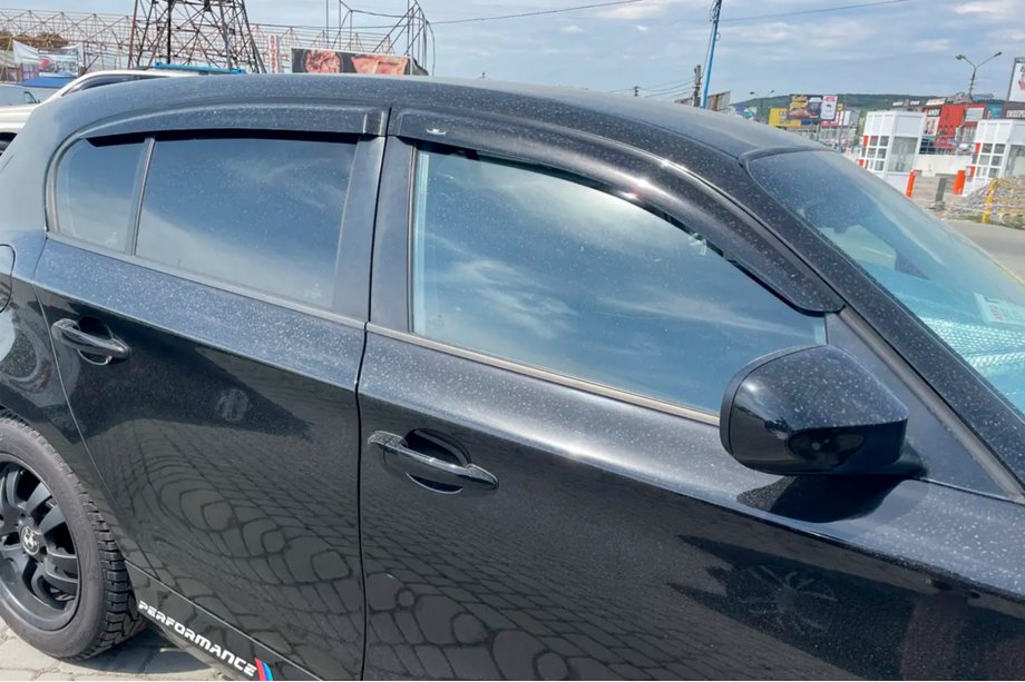 BMW 1-sarja E81/E82/E87/E88 2004–2011 Ikkunadeflektorit (4 kpl, HIC) Image
