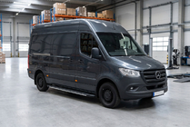 Mercedes Sprinter W907/W910 2018– Bosphorus Grey -sivuastinlaudat (2 kpl, alumiini) Pitkä / Erittäin pitkä kuva 1
