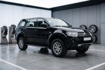 Mitsubishi Pajero Sport 2008–2015 Bosphorus Grey -sivuastinlaudat (2 kpl, alumiini) kuva 1