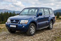 Mitsubishi Pajero Wagon III 1999–2006 Bosphorus Grey -sivuastinlaudat (2 kpl, alumiini) kuva 1