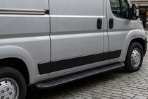 Fiat Ducato 2006–2025 Tayga Black sivuaskelmat (2 kpl, alumiini) kuva 1