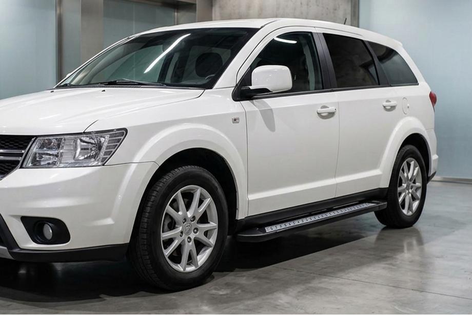 Fiat Freemont 2011–2016 Sivuastinlaudat New Vision Black (2 kpl, alumiini) Image