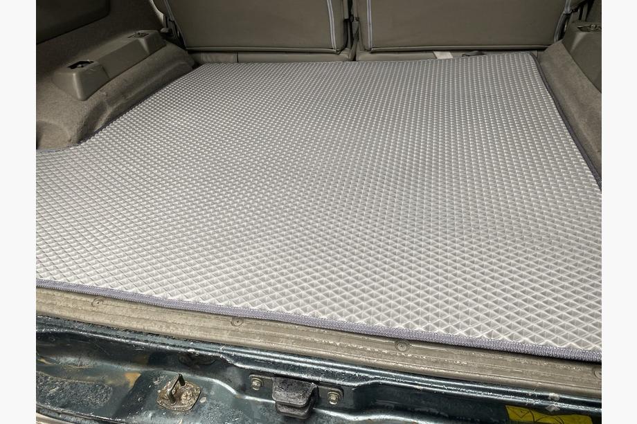 Nissan Patrol Y61 1997–2011 Tavaratilan matto pitkä (EVA, harmaa) Kuva 2