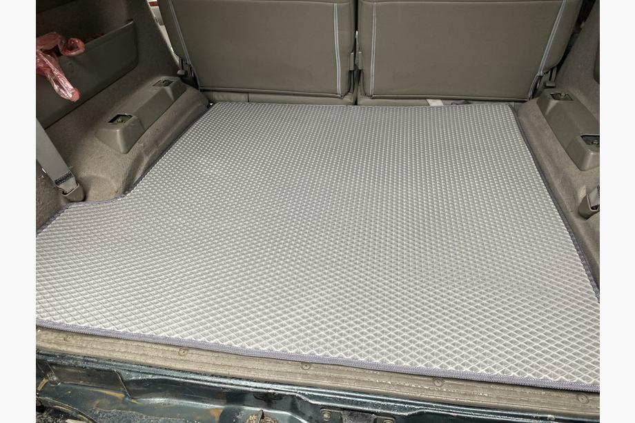 Nissan Patrol Y61 1997–2011 Tavaratilan matto pitkä (EVA, harmaa) Kuva 4