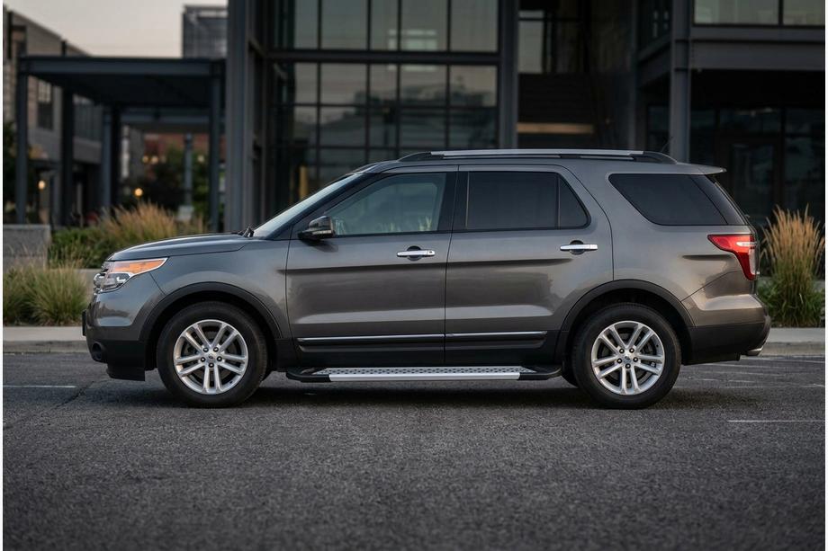Ford Explorer 2011–2019 Sivuporrassarja New Vision Grey (2 kpl, alumiini) Image