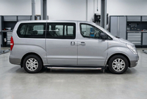 Hyundai H300, H1, Starex 2008–2020 BlackLine sivuastinlaudat (2 kpl, alumiini) kuva 2