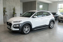 Hyundai Kona 2017–2023 Sivuastinlaudat New Vision Black (2 kpl, alumiini) kuva 1