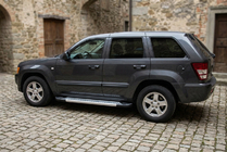 Jeep Grand Cherokee WK 2004–2010 Sivuporrassarja New Vision Grey (2 kpl, alumiini) kuva 1